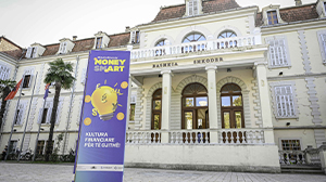 The educational exhibition “MONEY smART – Financial Education for all” visits Shkodra